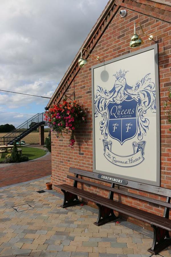 The Queens At Horton Telford Exterior foto